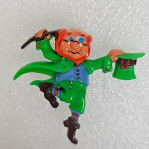 RARE Hallmark PIN St Patrick Vintage LEPRECHAUN w Shillelagh 1973 Irish Brooch
